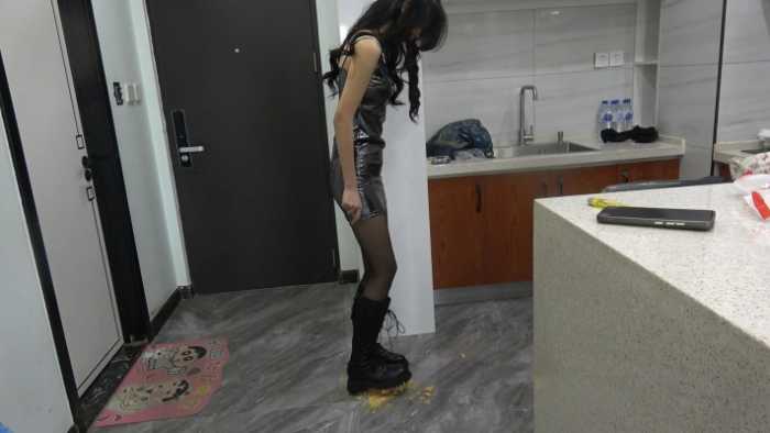 【曼曼】靴子踩踏鸡蛋和饼干 YC-260208-3