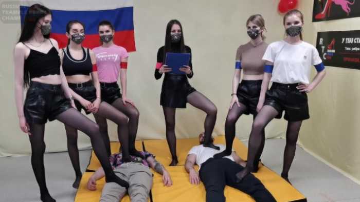 近2小时莫斯科女神团黑丝群踩！疯狂跳踩！脸当脚垫！腿绞乘骑 bf61272