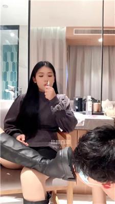 【苏西】脚深喉-灌圣水场 bf61559