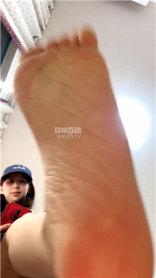 【暴暴】白袜裸足黑丝    260318-32