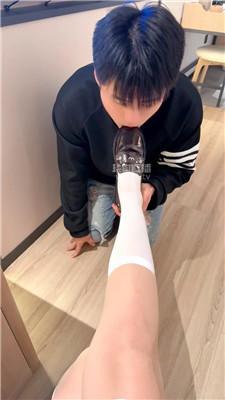 【kkll】爱舔脚jio的贱狗 JS260327-4