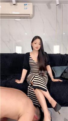 【蓓蓓】吐口水-素人玉足玩贱奴【双视角版】 JS260330-43