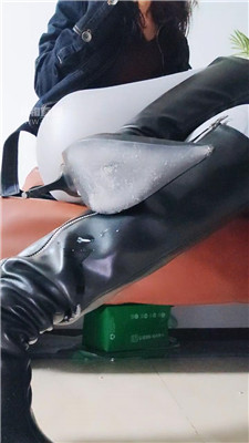 【倪小主】你只配看鞋底    260401-17