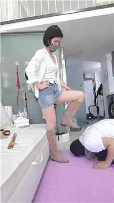 【京S维维】长靴碾压踩贱奴 JS260429-47