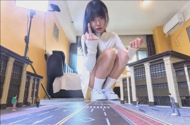 【GTS】女巨人安晴肉丝白袜空军屠城 JS260808~1