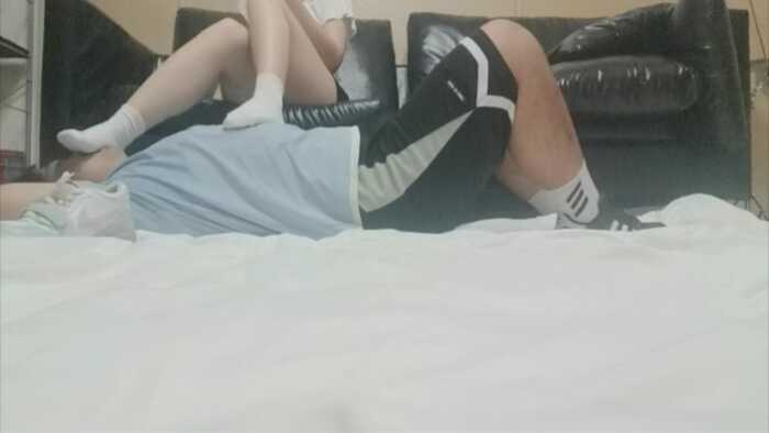 开发10年女高首次尝试踩踏,白袜诱惑,坐脸窒息 YC-260815-6