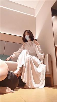 【一点点】长裙女神臭脚刑  JS260821-6