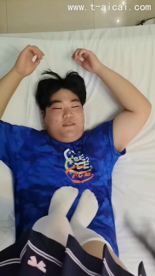 jk小姐姐第一视角白袜诱惑，踩踏，坐脸窒息，舔脚，伸喉 YC-260826-11